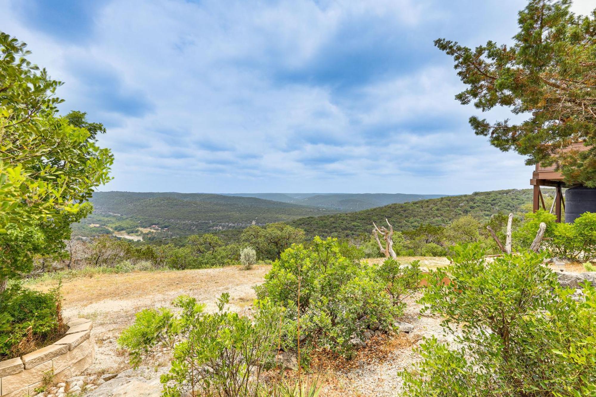 Scenic Leakey Vacation Rental With Private Patio! Eksteriør billede